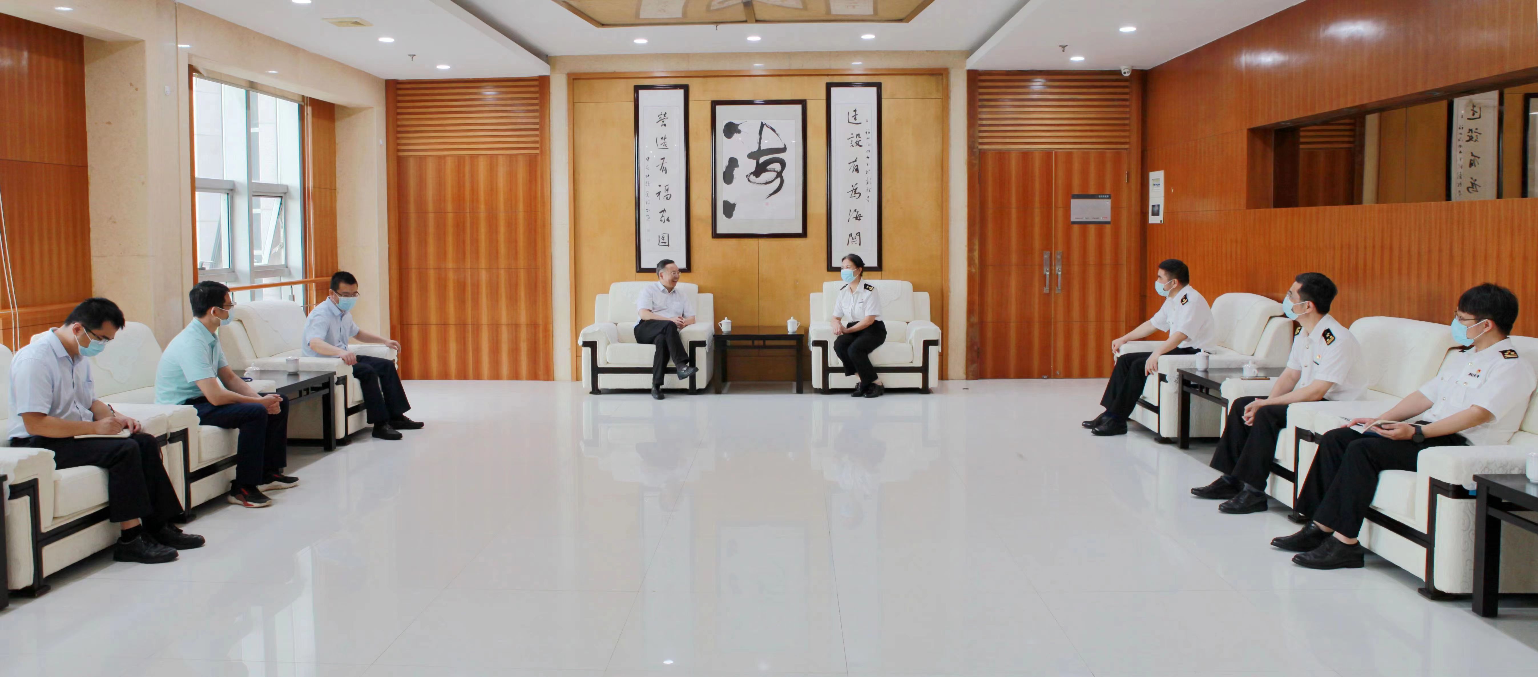 福建分公司总经理拜访福州海关关税处.jpg