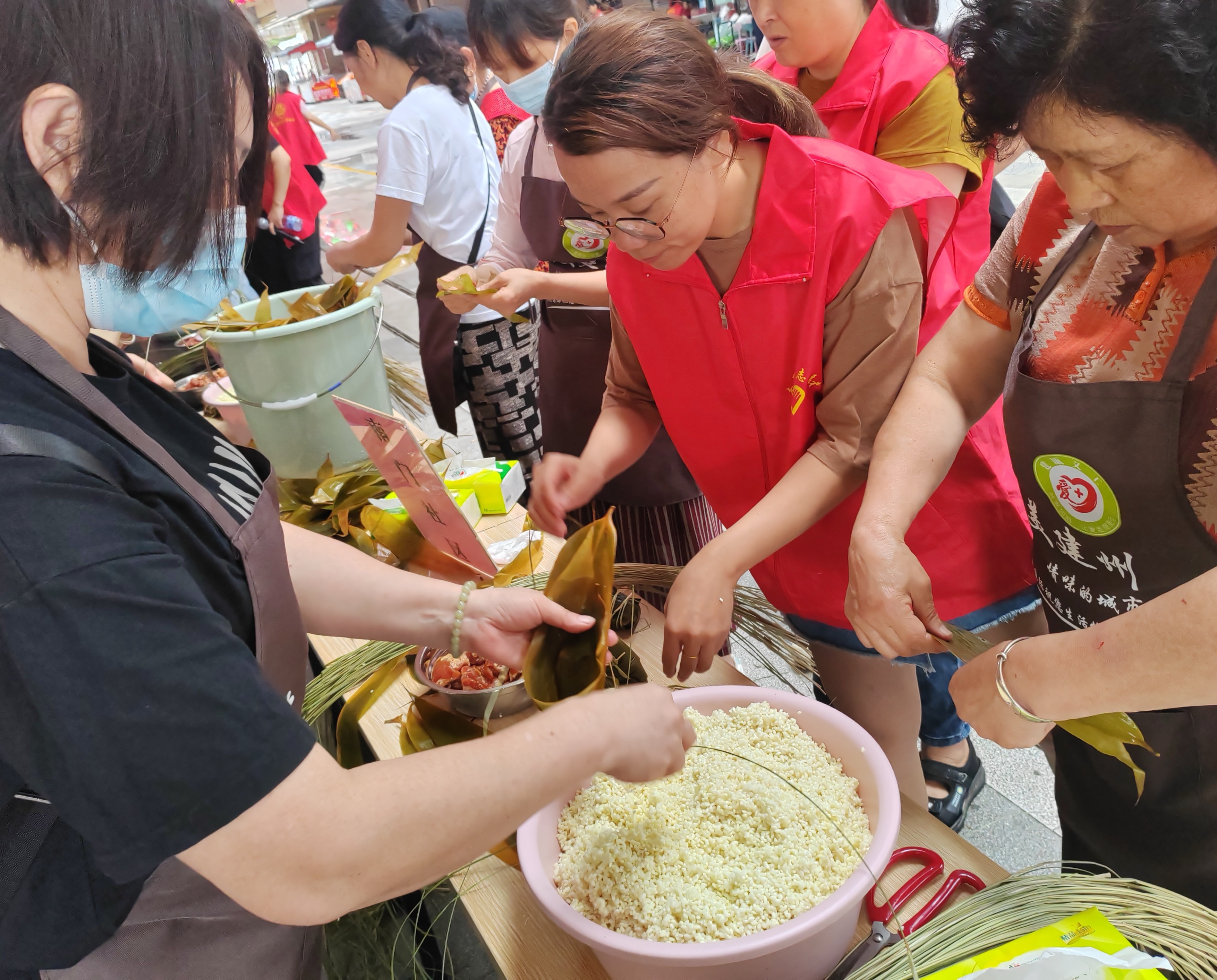 平安产险南平中心支公司：端午粽飘香 情暖敬老院3.png