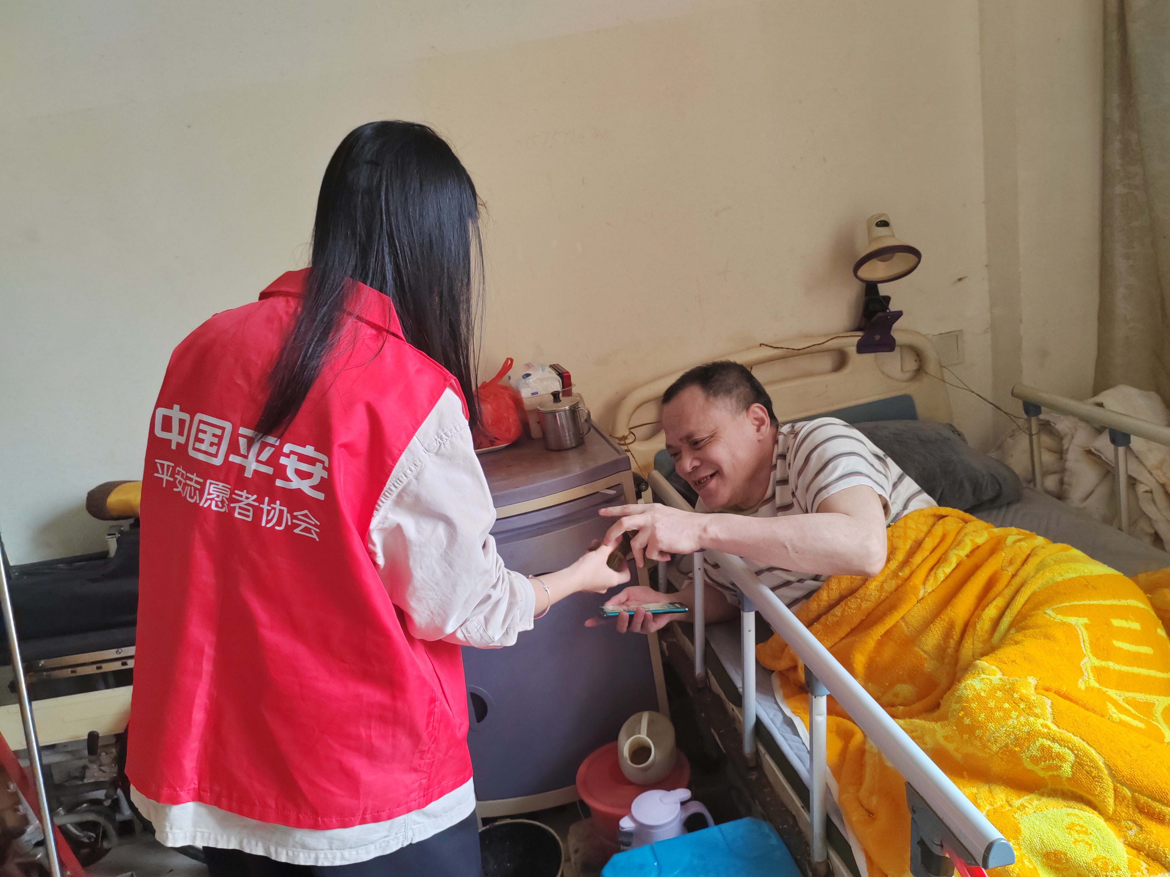 平安产险南平中心支公司：端午粽飘香 情暖敬老院2.png