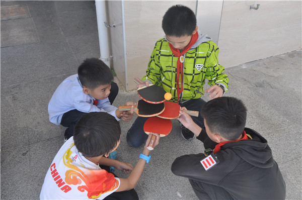 4孩子们在乒乓球中体会运动带来的快乐.JPG