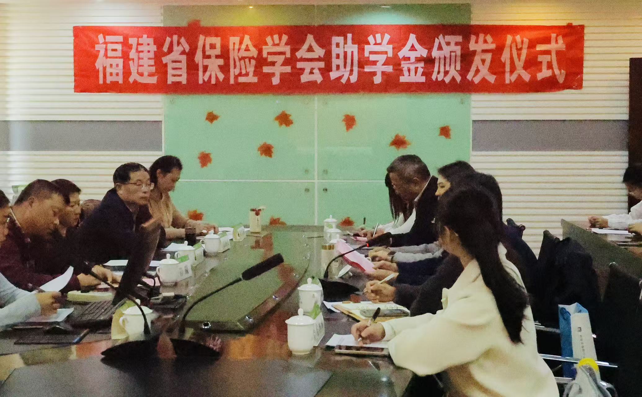 4.会谈现场2.jpg