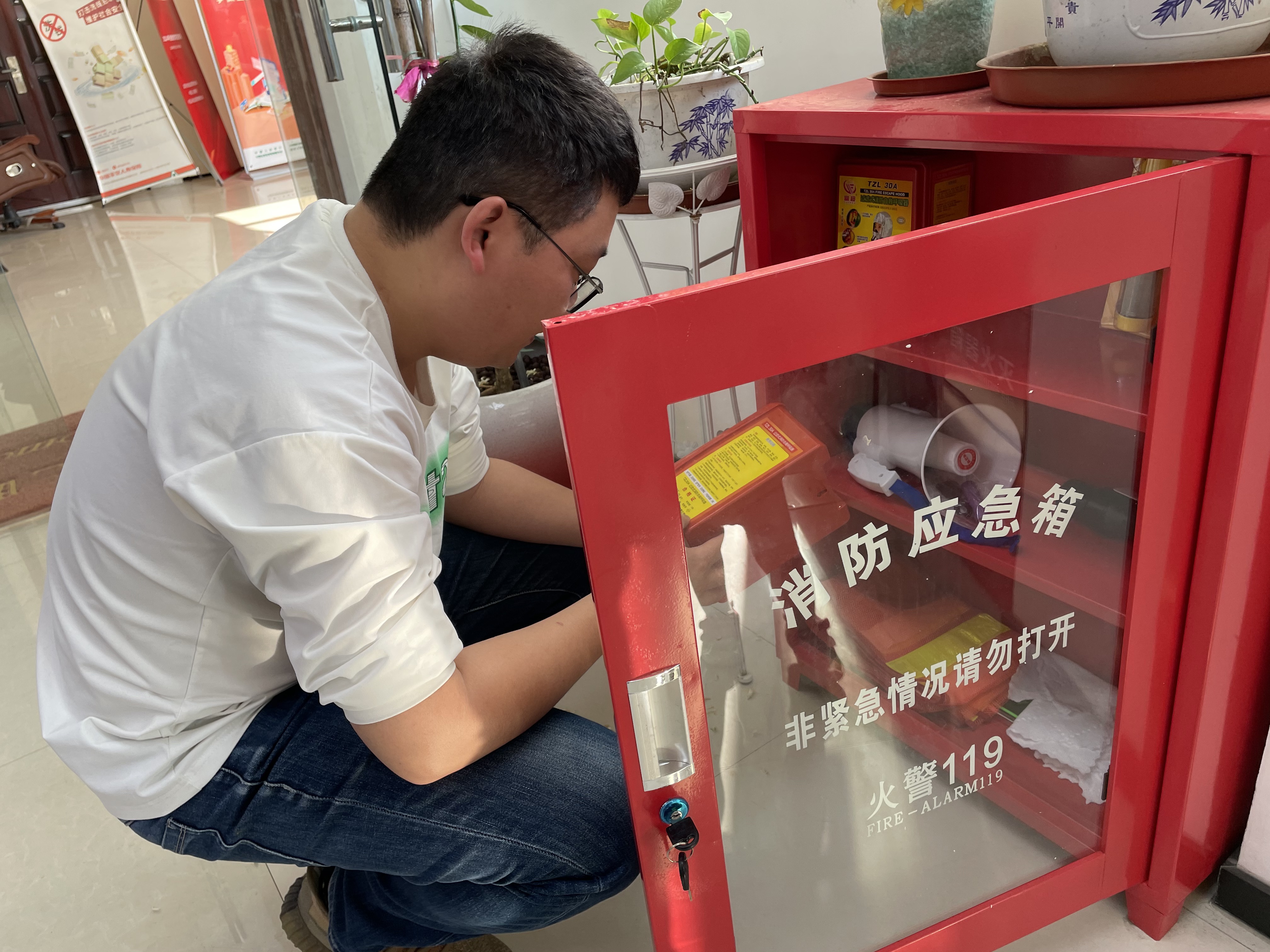 平安产险柘荣支公司：筑牢“安全线” _把好“节前关”2.jpg