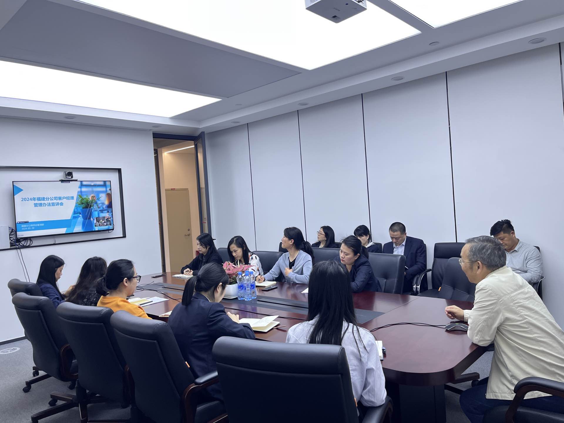 3.宣讲会.jpg