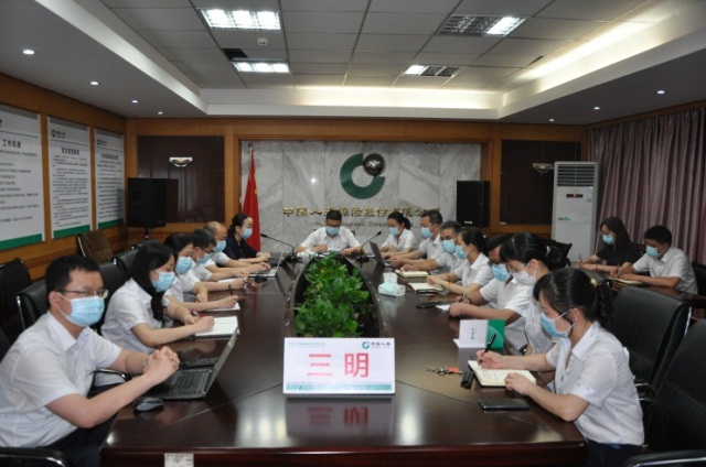 脱贫攻坚会.jpg