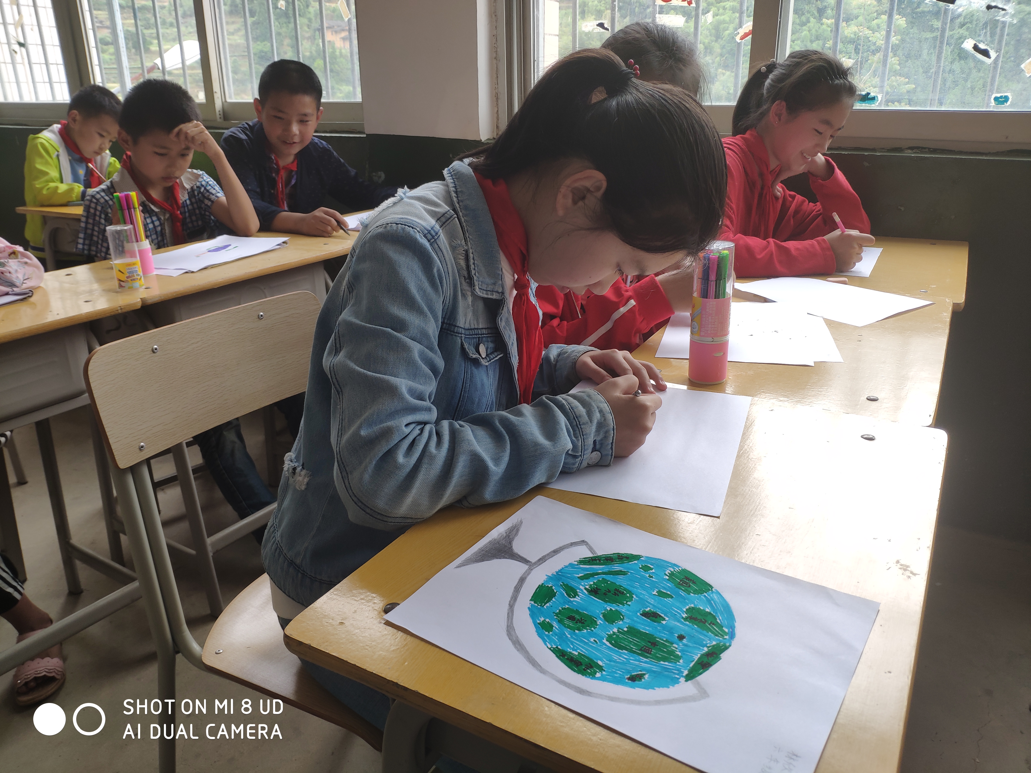 中国人寿泉州分公司与泉州广播电视台开展精准扶贫助学调研2.jpg