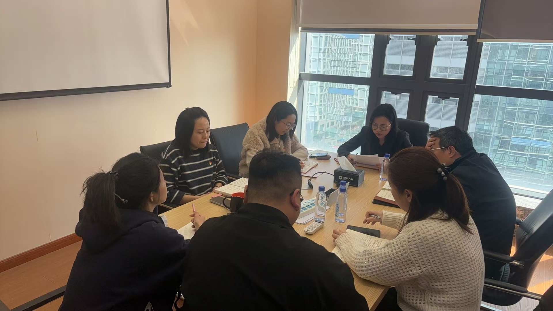 建信人寿福建分公司本部第三党支部开展树立和践行正确政绩观专题学习研讨活动 (1).jpg