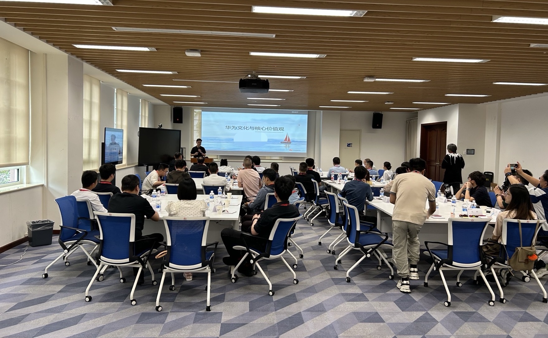【新图】平安助力探访前沿科技，福建企业向“新”而行3.png
