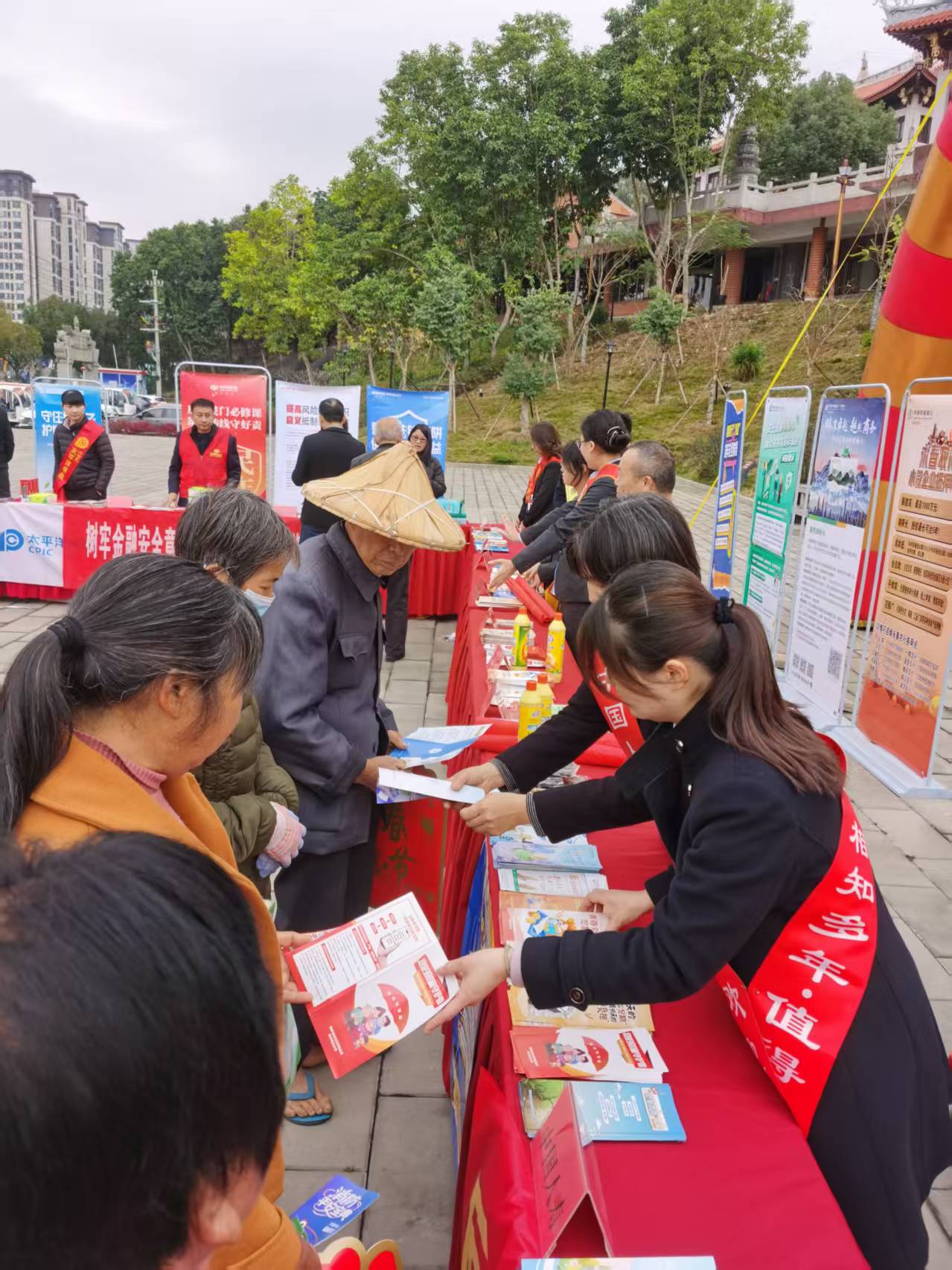 永春国寿寿险参加&ldquo;魁星点金&middot;普护拒非&rdquo;金融防非宣传活动2026.2.9 (2).jpg