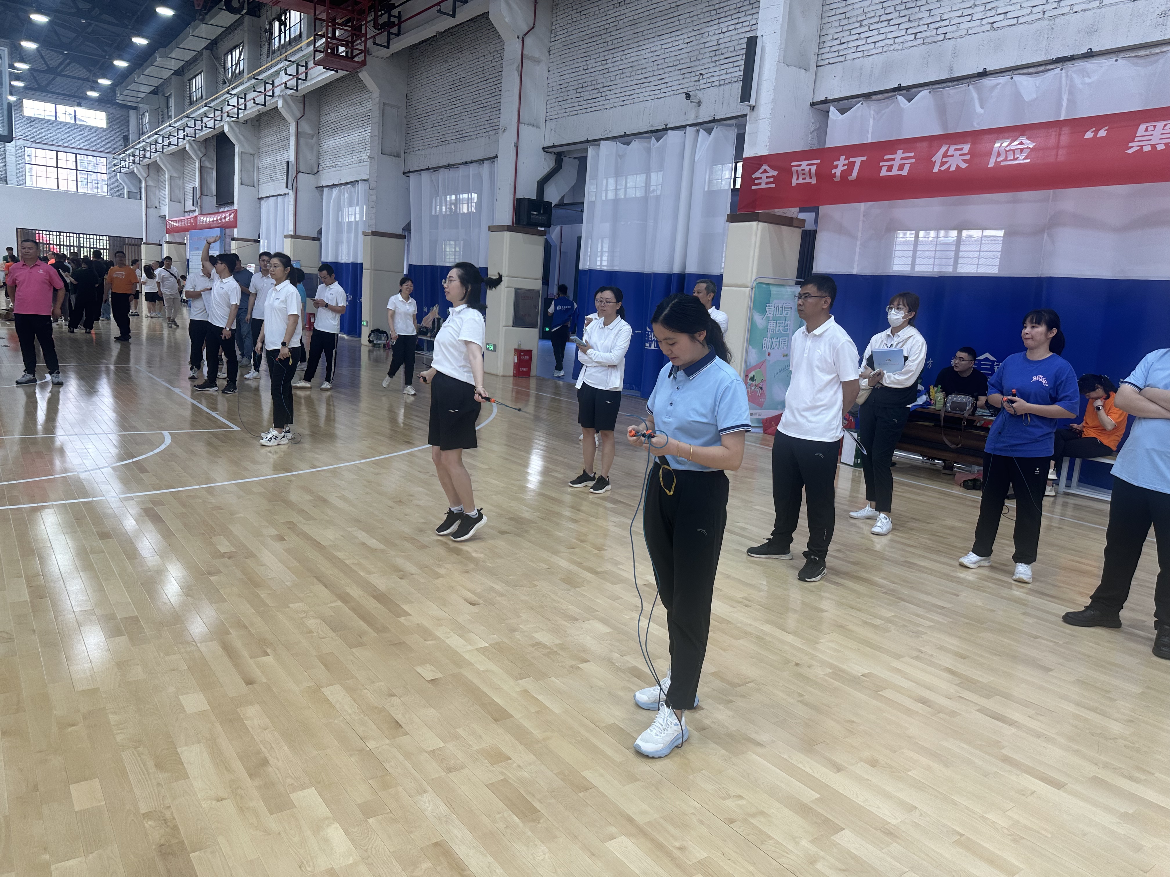 凝心聚力展风采 共创保险新篇意 ——中华财险三明中支积极参加2025年三明市保险行业第四届职工趣味健身运动会 (1).j